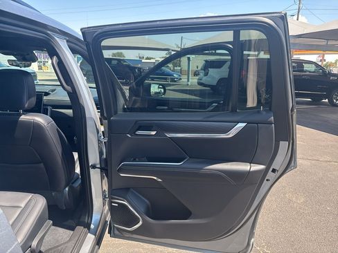 Used 2026 GMC Acadia Elevation w/ Black Edition FWD image 30