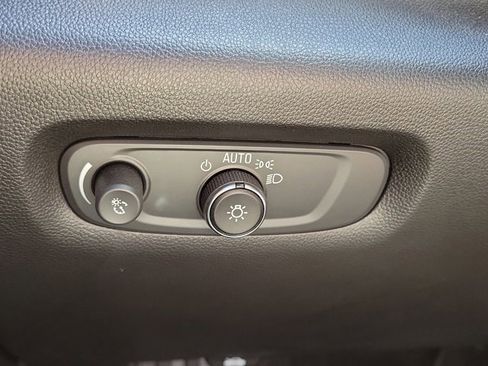 Used 2024 Chevrolet Traverse RS image 29