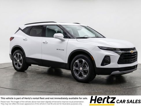 Used 2025 Chevrolet Blazer LT FWD image 1