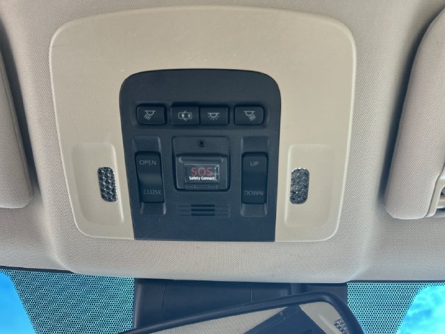Used 2020 Toyota Avalon XLE w/ Moonroof Package FWD image 27