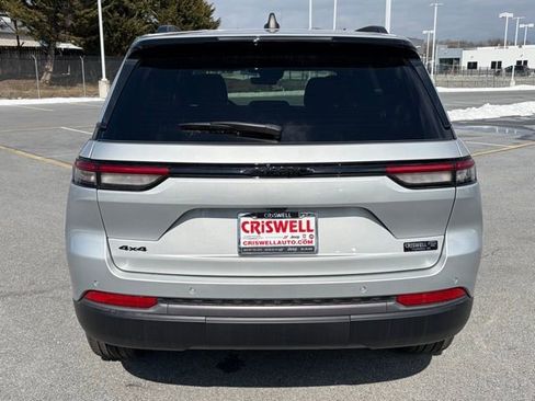 New 2026 Jeep Grand Cherokee Limited w/ Limited Altitude Package AWD/4WD image 10