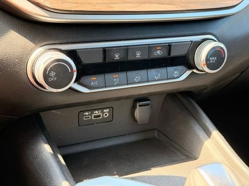 Used 2025 Nissan Altima 2.5 SV FWD image 26