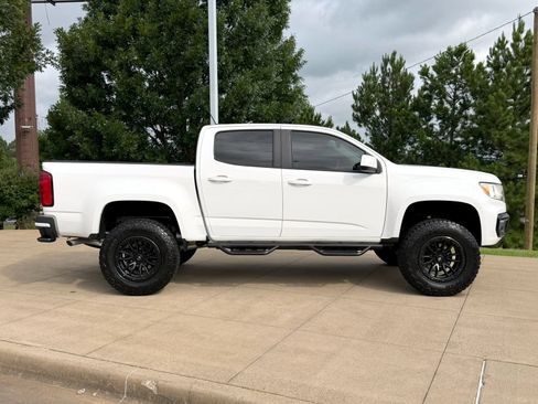 Used 2022 Chevrolet Colorado LT w/ LT Convenience Package AWD/4WD image 7