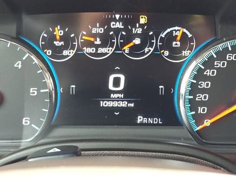 Used 2017 Chevrolet Suburban Premier image 29