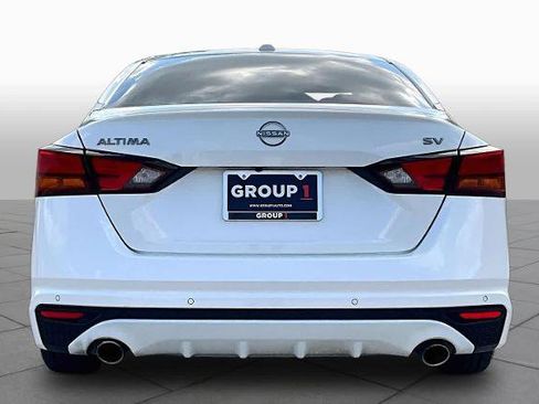 Certified 2024 Nissan Altima 2.5 SV w/ SV Premium Package FWD image 5