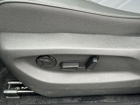 New 2026 Volkswagen Tiguan SE R-Line image 12