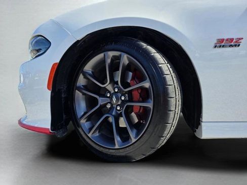 Used 2023 Dodge Charger Scat Pack w/ Technology Group RWD image 39