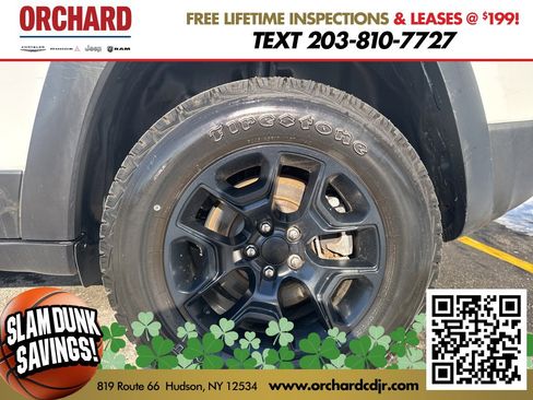 Used 2022 Jeep Cherokee Trailhawk w/ Sun, Sound & Nav Group image 10