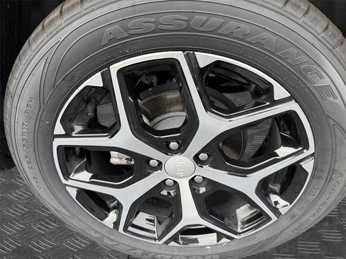 Used 2024 Jeep Compass Limited image 21