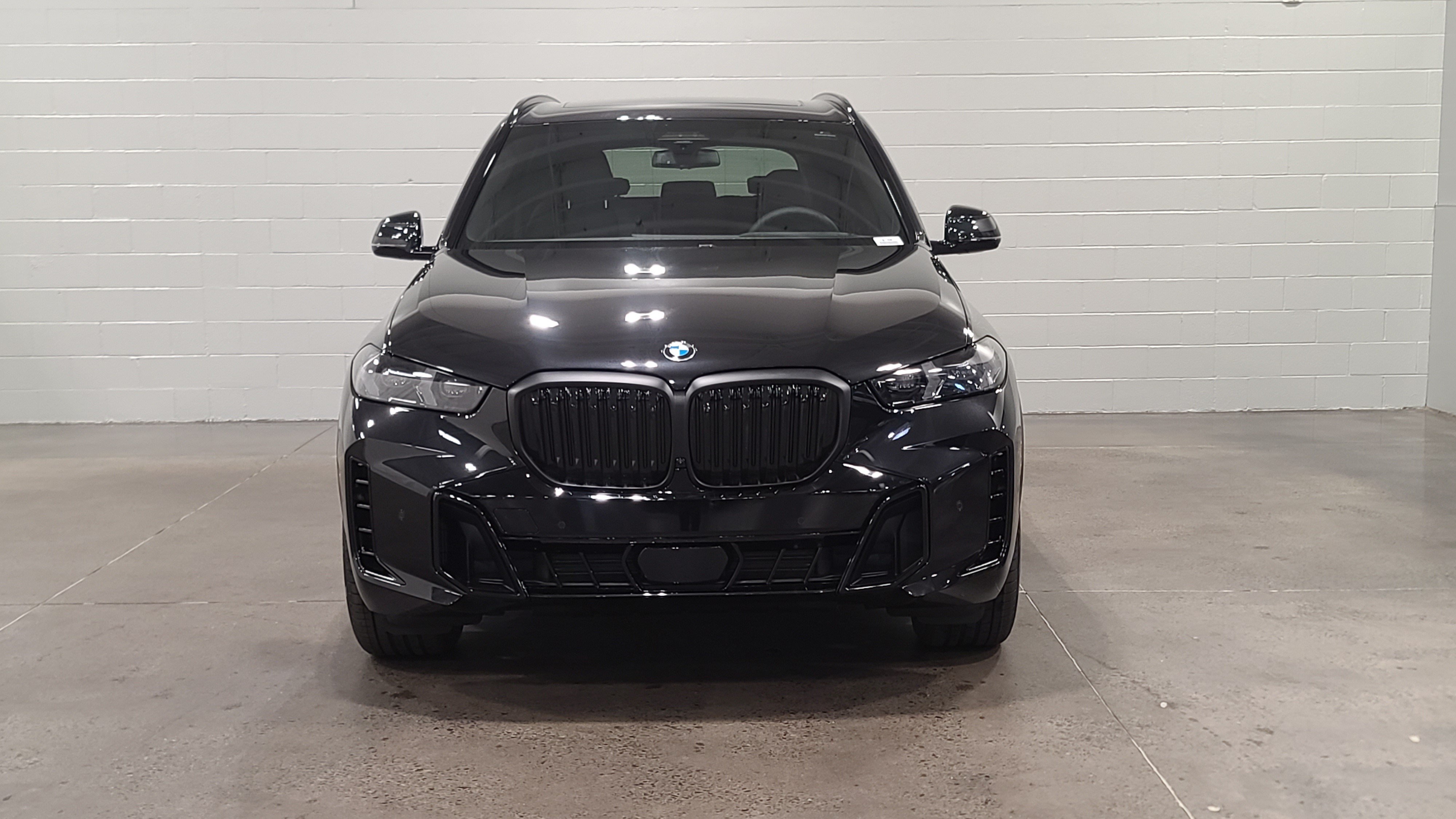 Used 2026 BMW X5 sDrive40i w/ M Sport Package RWD image 2