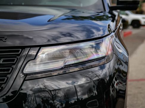 Used 2025 Land Rover Range Rover Velar Dynamic SE image 10