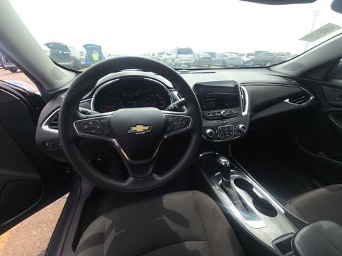 Used 2019 Chevrolet Malibu LT image 18