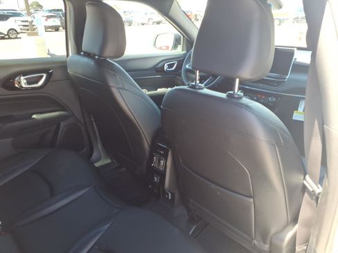 New 2026 Jeep Compass Limited AWD/4WD image 8