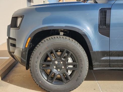 New 2026 Land Rover Defender 110 X-Dynamic SE image 6