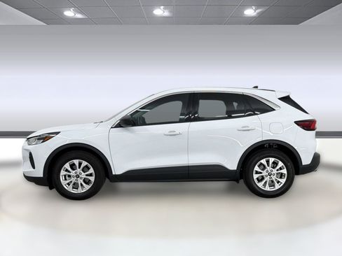 Used 2023 Ford Escape Active FWD image 2