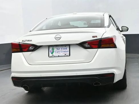 Used 2024 Nissan Altima 2.5 SR FWD image 8