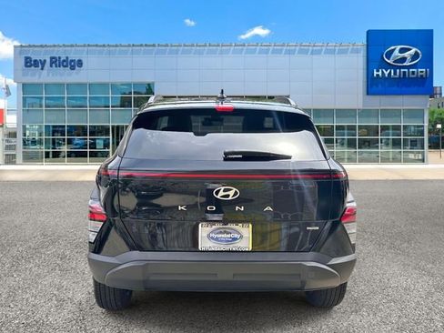 Used 2025 Hyundai Kona SEL AWD/4WD image 5