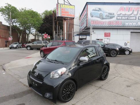 Used 2014 Scion iQ FWD image 2