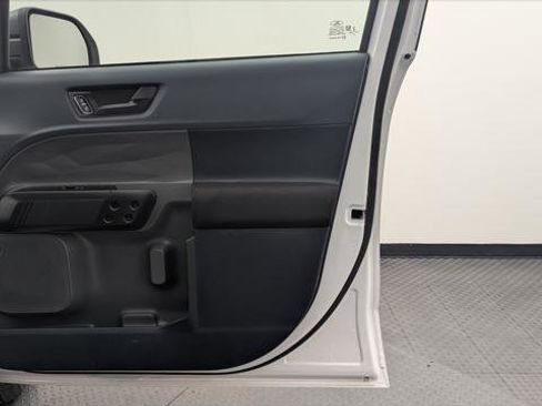 Used 2022 Ford Maverick XL image 14