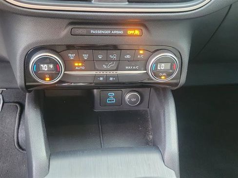 Used 2021 Ford Escape SE w/ SE Sport Appearance Package image 46