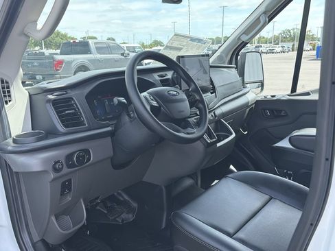 New 2026 Ford Transit 250 148 Medium Roof w/ Load Area Protection Package RWD image 15