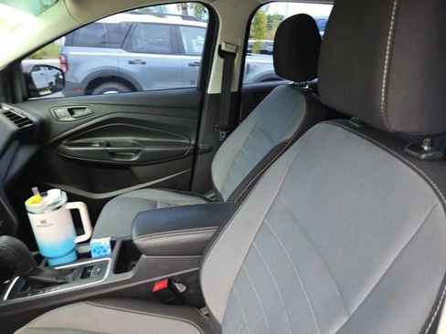 Used 2017 Ford Escape S image 8