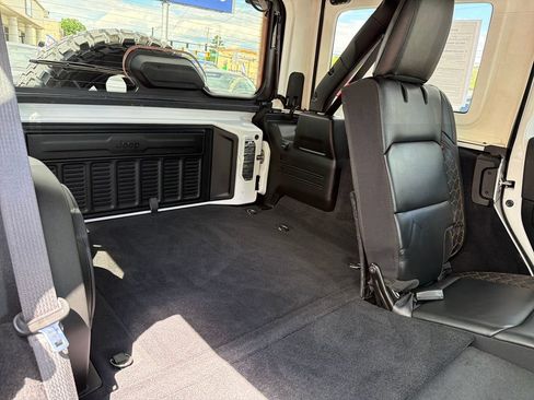 Used 2021 Jeep Wrangler Unlimited Sahara AWD/4WD image 33