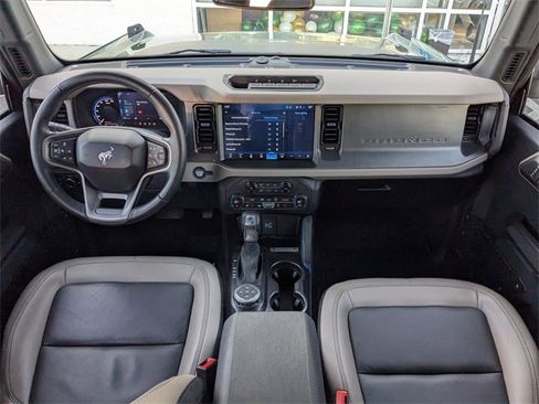 Used 2024 Ford Bronco Wildtrak image 13