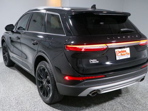 Used 2021 Lincoln Corsair AWD w/ Premium Package image 9