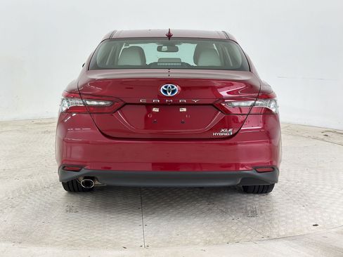Used 2021 Toyota Camry XLE FWD image 10
