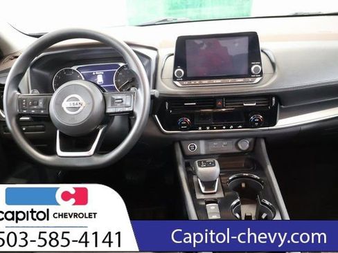 Used 2021 Nissan Rogue SV image 15