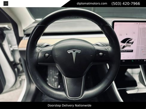 Used 2018 Tesla Model 3 Long Range RWD image 29