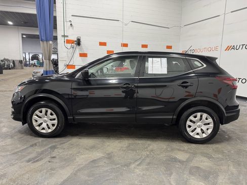 Used 2020 Nissan Rogue Sport S image 13