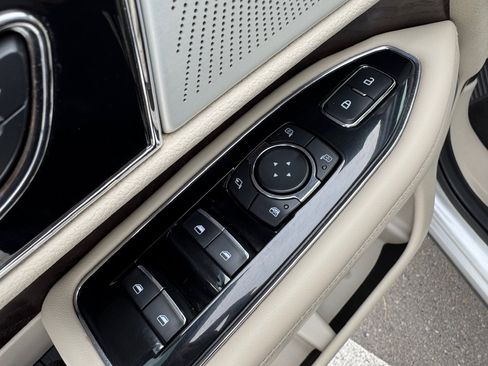 Used 2018 Lincoln Navigator Reserve w/ Technology Package image 11