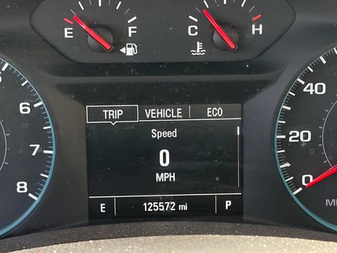 Used 2018 Chevrolet Equinox LS FWD image 11