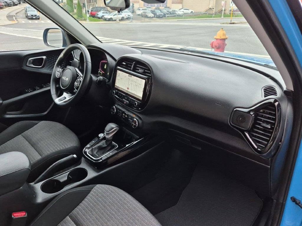 Certified 2023 Kia Soul EX FWD image 25