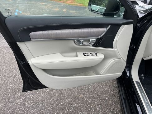 Used 2024 Volvo S90 T8 Ultimate image 12