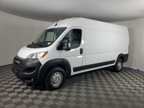 Used 2025 RAM ProMaster 2500 w/ Convenience Group FWD image 8