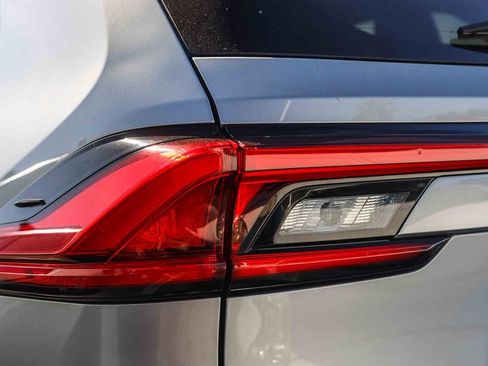 Used 2024 Toyota Grand Highlander AWD image 7