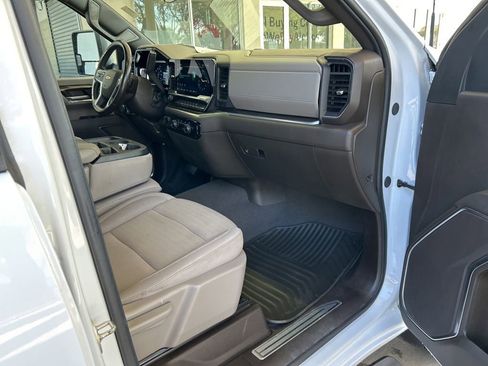 Used 2024 Chevrolet Silverado 2500 LT image 25
