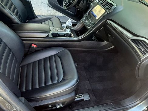 Used 2020 Ford Fusion SEL FWD image 41