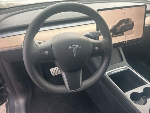 Used 2022 Tesla Model Y Performance image 29
