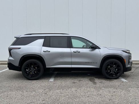 Used 2024 Chevrolet Traverse RS w/ LPO, Floor Liner Package AWD/4WD image 6