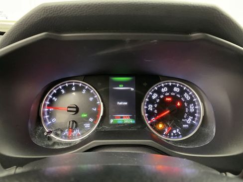 Used 2021 Toyota RAV4 XLE Premium image 29