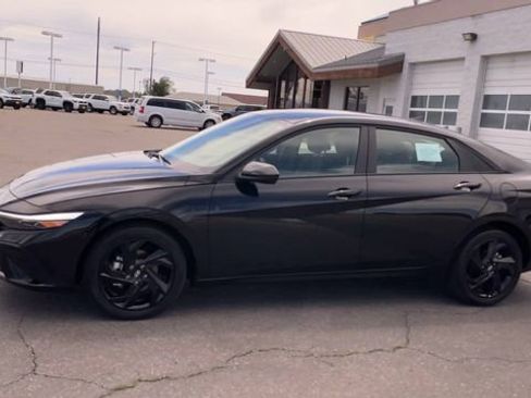 Used 2026 Hyundai Elantra Sport FWD image 6
