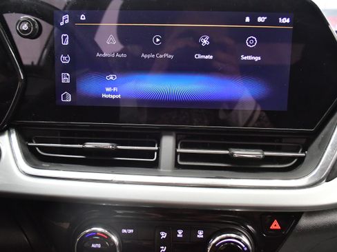 Used 2025 Chevrolet Trax LT w/ LT Convenience Package FWD image 30