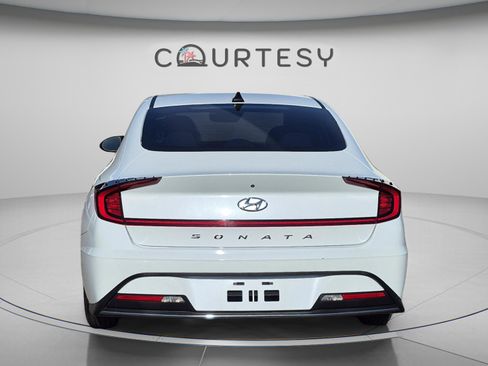 Used 2021 Hyundai Sonata SE FWD image 4