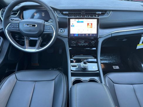 New 2025 Jeep Grand Cherokee L Limited image 13