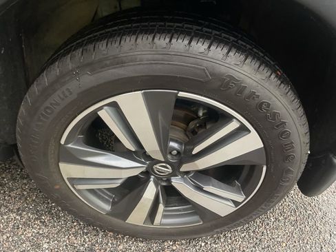 Used 2021 Nissan Rogue SL w/ Premium Package image 18