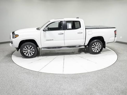 Used 2020 Toyota Tacoma Limited AWD/4WD image 39